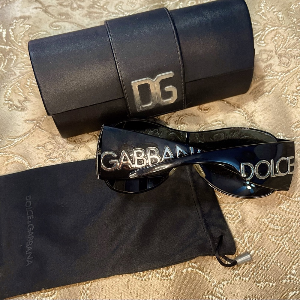 Dolce & Gabbana Full Logo On Side Frames Sunglasses early 2000’s. RARE D&G